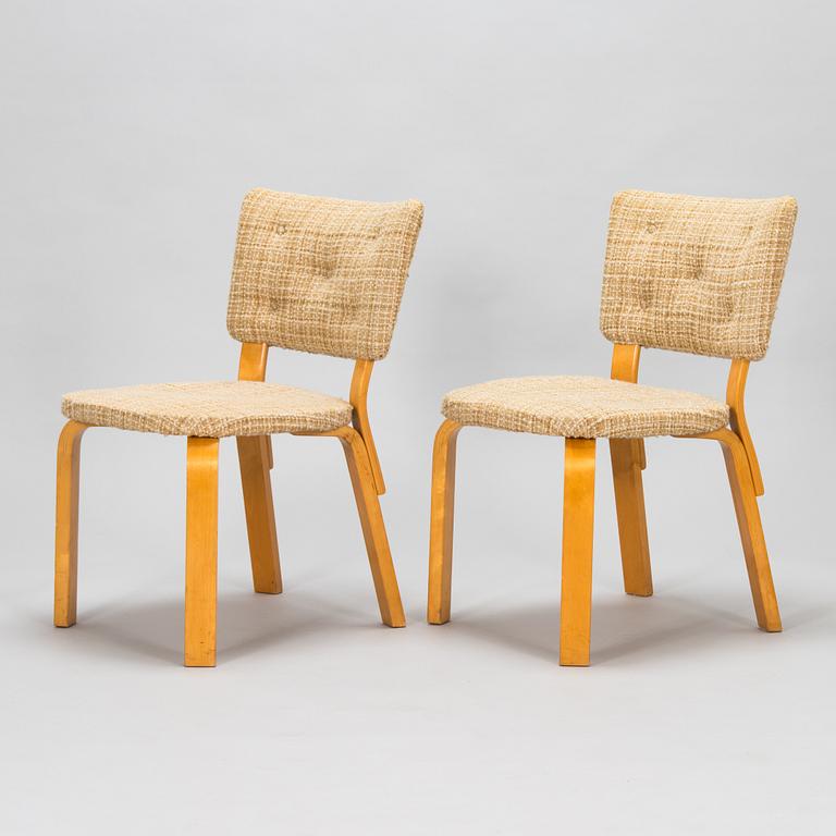 Alvar Aalto, stolar, 4 st, modell 62 för O.Y. Huonekalu- ja Rakennustyötehdas A.B. 1900-talets mitt.