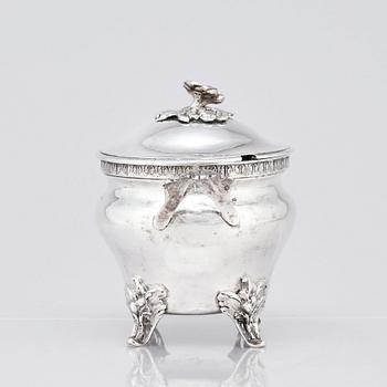 A Swedish silver sugar bowl with lid, mark of Jakob Lampa, Stockholm 1777.