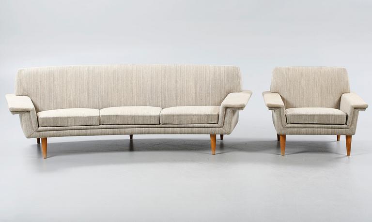 A sofa and a lounge chair by Johannes Andersen for Trensum, third quarter of the 20th century.
