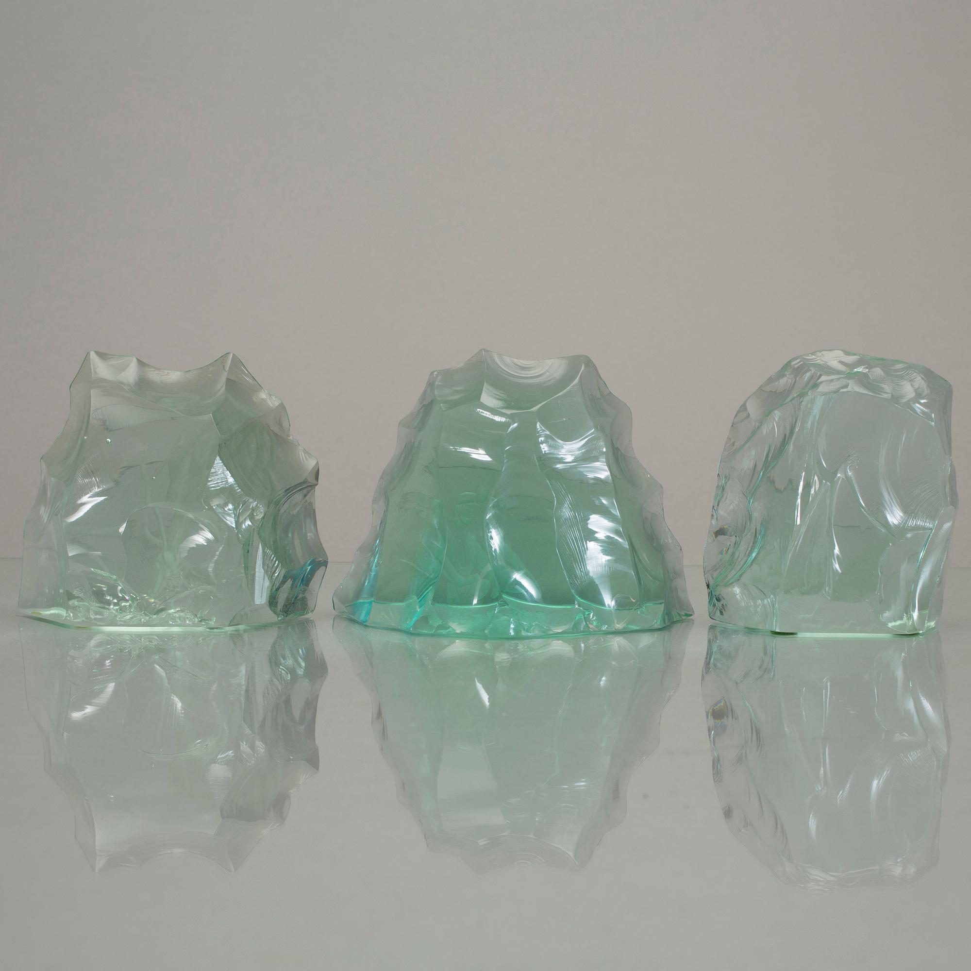 SKULPTURER, 7 st "Isberg", glas, Vicke Lindstrand, signerade, Kosta Boda.
