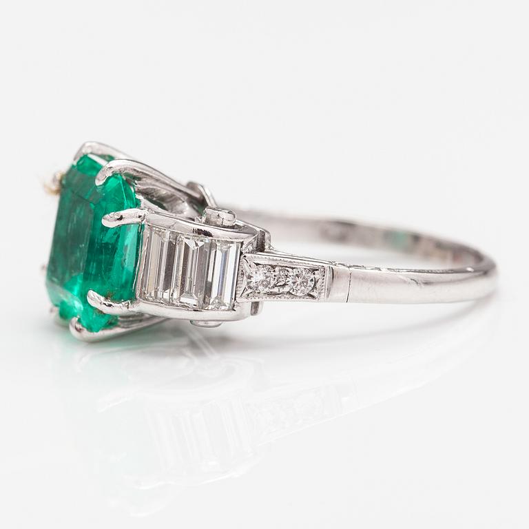 SORMUS, platinaa, smaragdi n. 1.90 ct ja timantteja n. 0.35 ct yht.