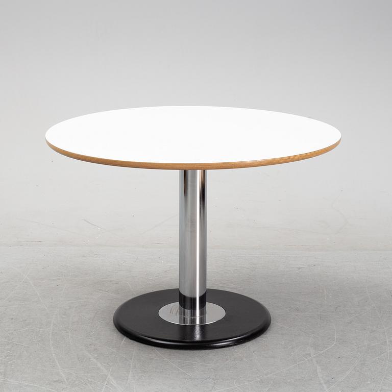 A round table by Börge Lindau, secpnd half of the 20th Century.