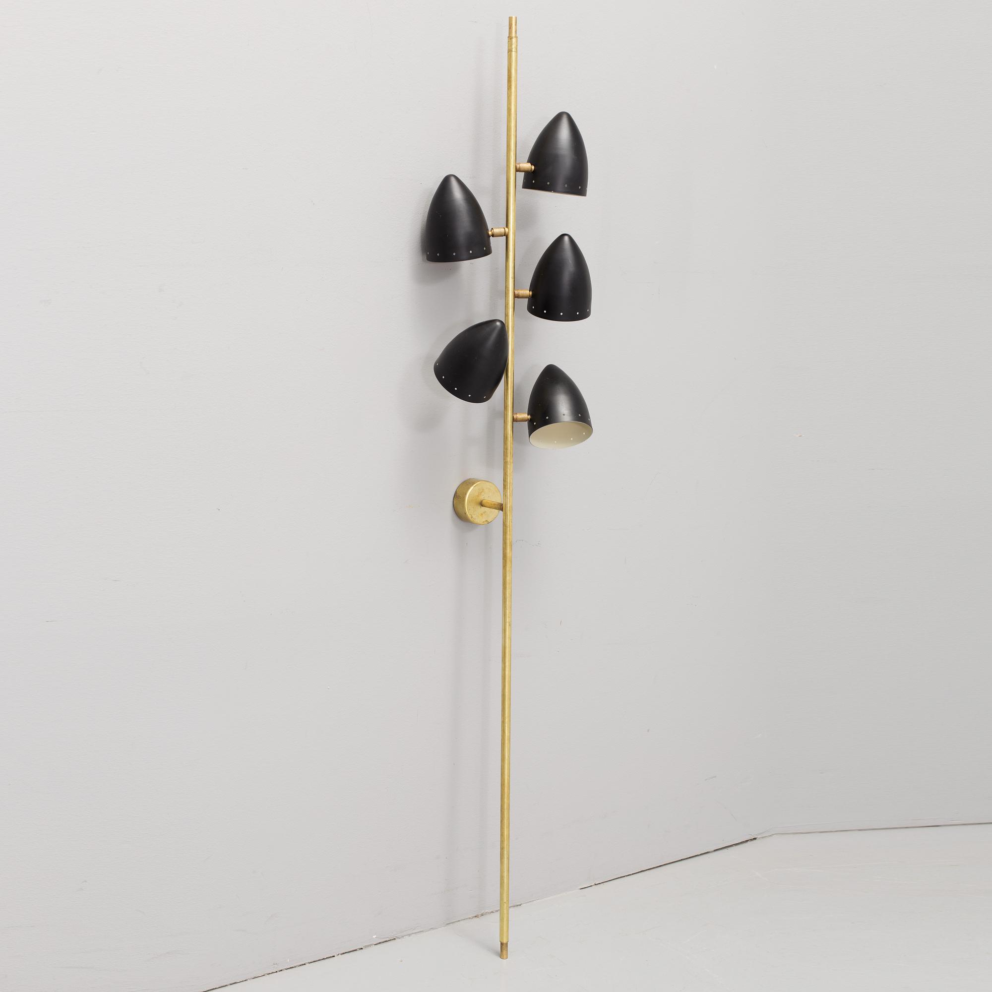 VÄGGLAMPA, mässing, Italien, 1960-tal.