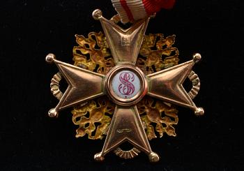 AN ORDER, St Stanislaus, 56 gold, enamel. Master mark вд. Eduard. St Petersburg 1907-17. Weight c. 12 g.