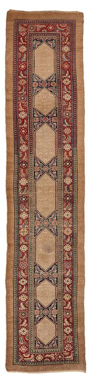 A RUNNER, an antique/semi-antique Hamadan, one of a pair, ca 534 x 114 cm (as well as 2,5 and 1,5 cm flat weave at.