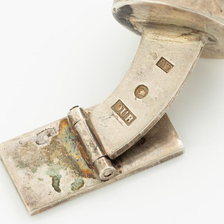 Fyra par manschettknappar, silver och pärlemor, B Liljedahl och O Bohlin, Stockholm 1964, 65, 66 och 68.