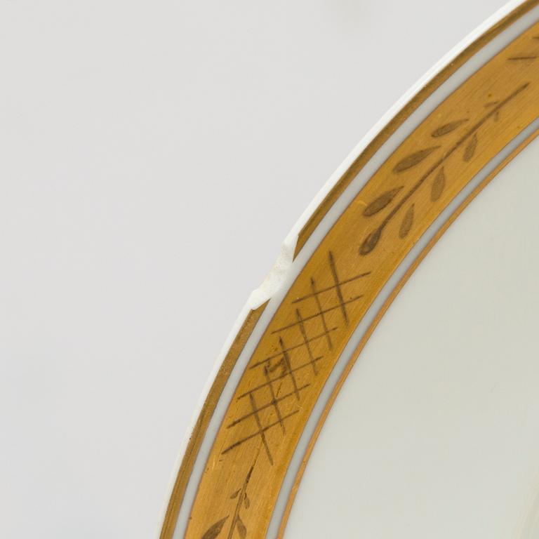 Royal Copenhagen, ruoka-astiasto, 55 osaa, posliinia, "Golden basket" Tanska.