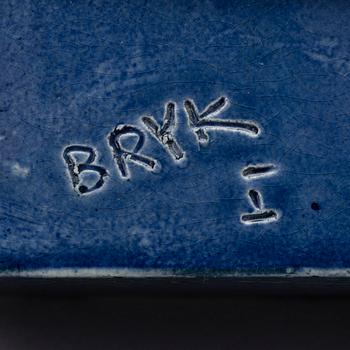 RUT BRYK, KERAMIKRELIEF, LÅDA. Fjäril. Sign. Bryk. Sent 1950-tal.