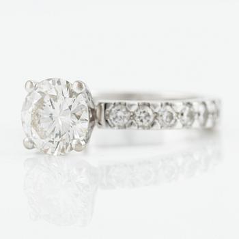 Ring in 18K white gold with a round brilliant-cut diamond approximately 1.75 cts.
