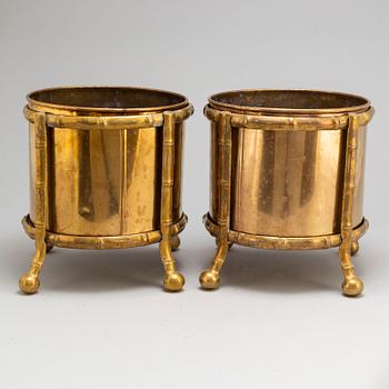 A pair of early 20th Century flower pots.