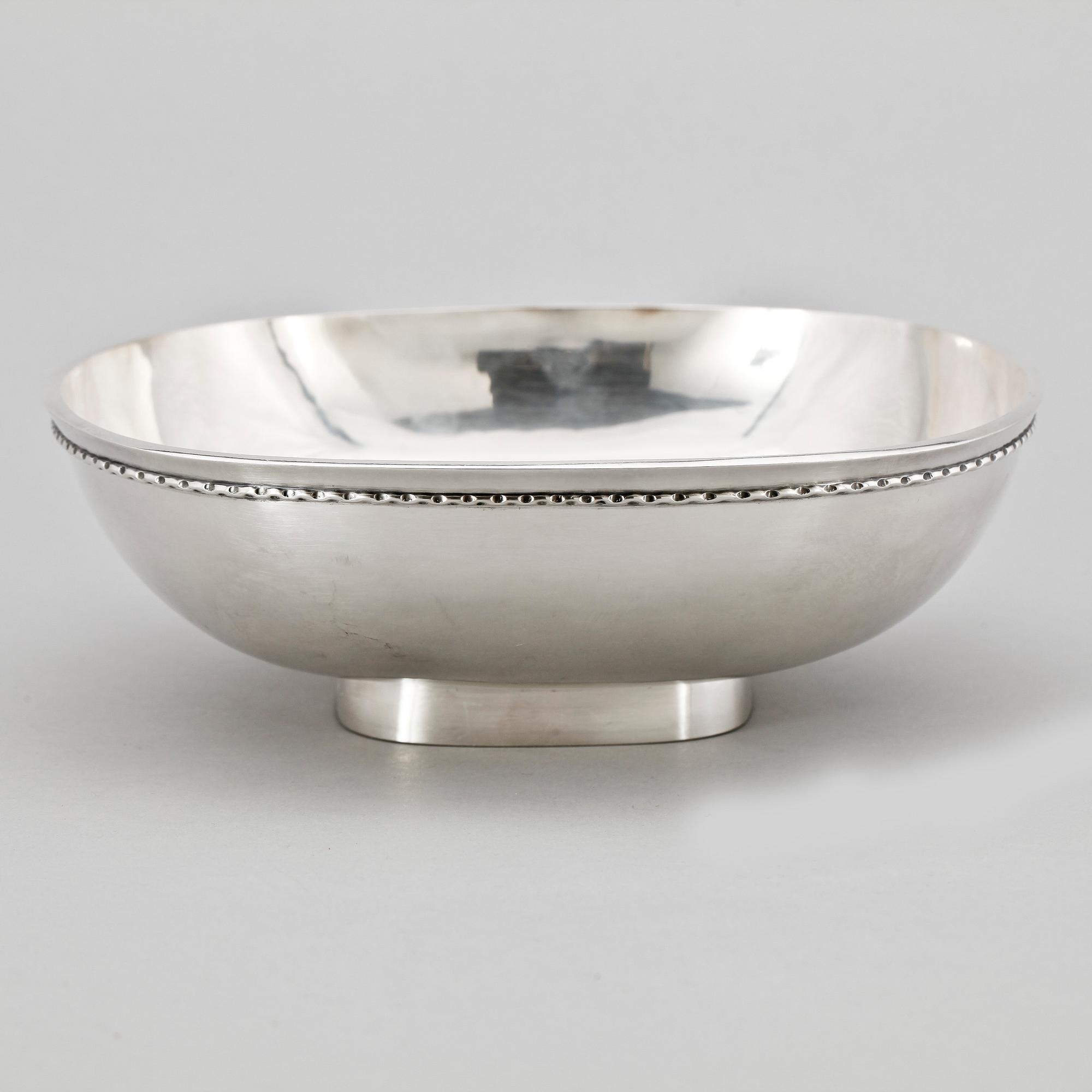 SKÅL, silver, C Fredrik Carlman, Stockholm, 1968. Ca 575 gr.