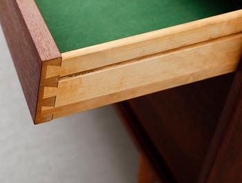 SIDEBOARD, "Trio", Nils Jonsson, Troeds, 1900-talets andra hälft.