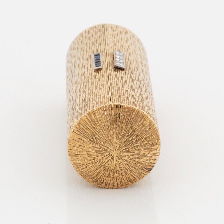 Cigarettetui 9K guld med runda briljantslipade diamanter och trappslipade safirer.