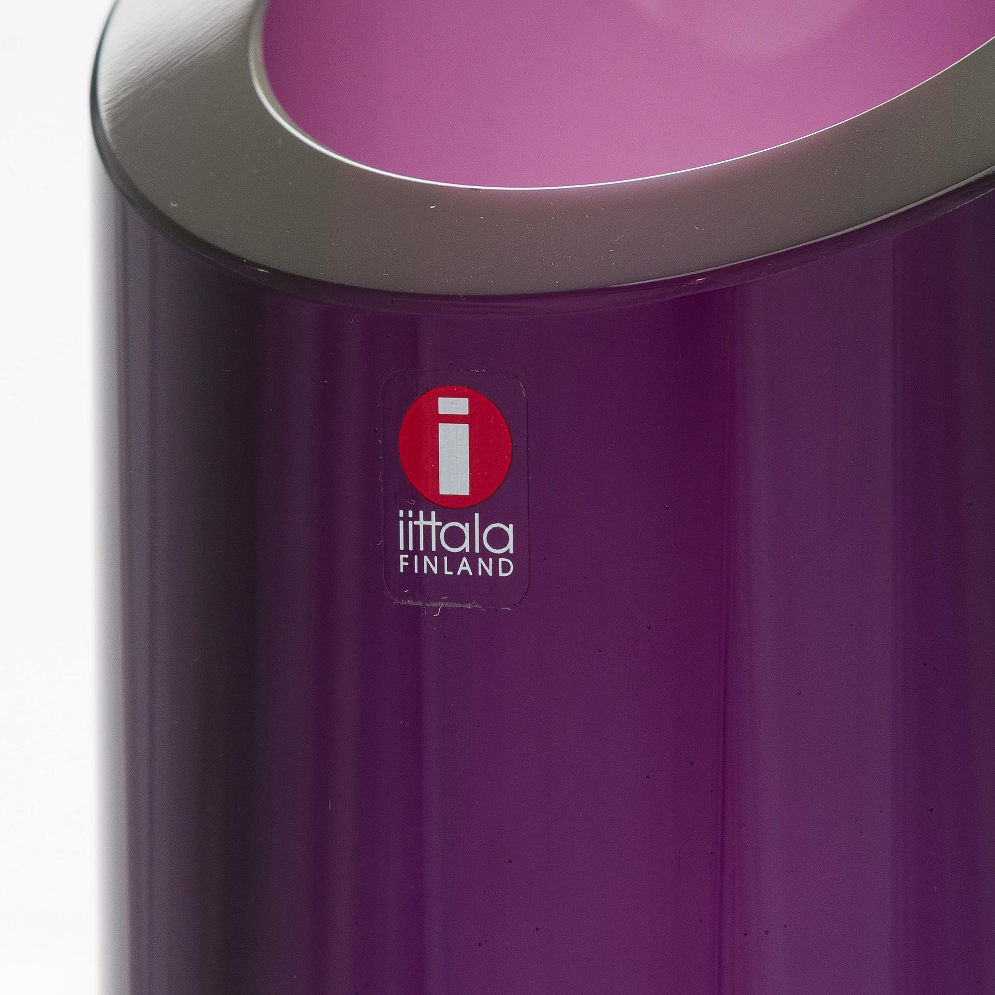 Kerttu Nurminen, maljakko, "Lago", signeerattu Kerttu Nurminen Nuutajärvi.