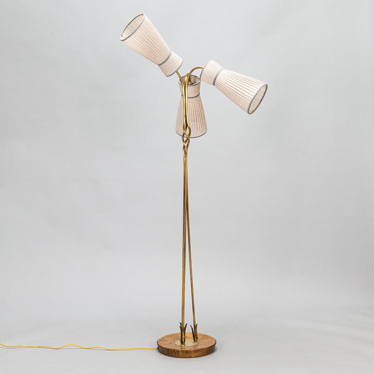 Jalkalamppu, 1900-luvun puoliväli.