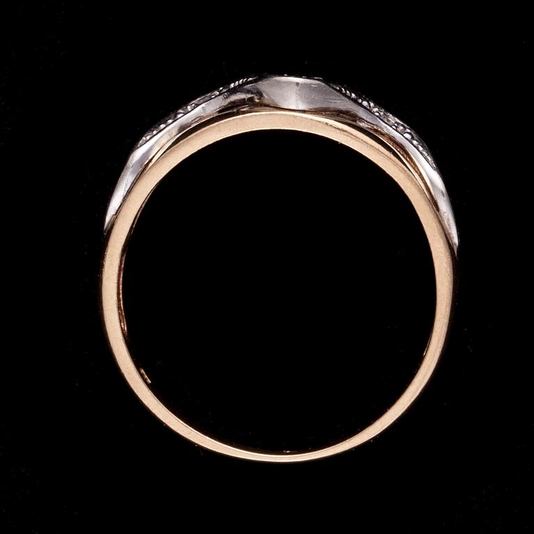 RING, 14K guld, diamanter. Vikt ca 2,7 g.