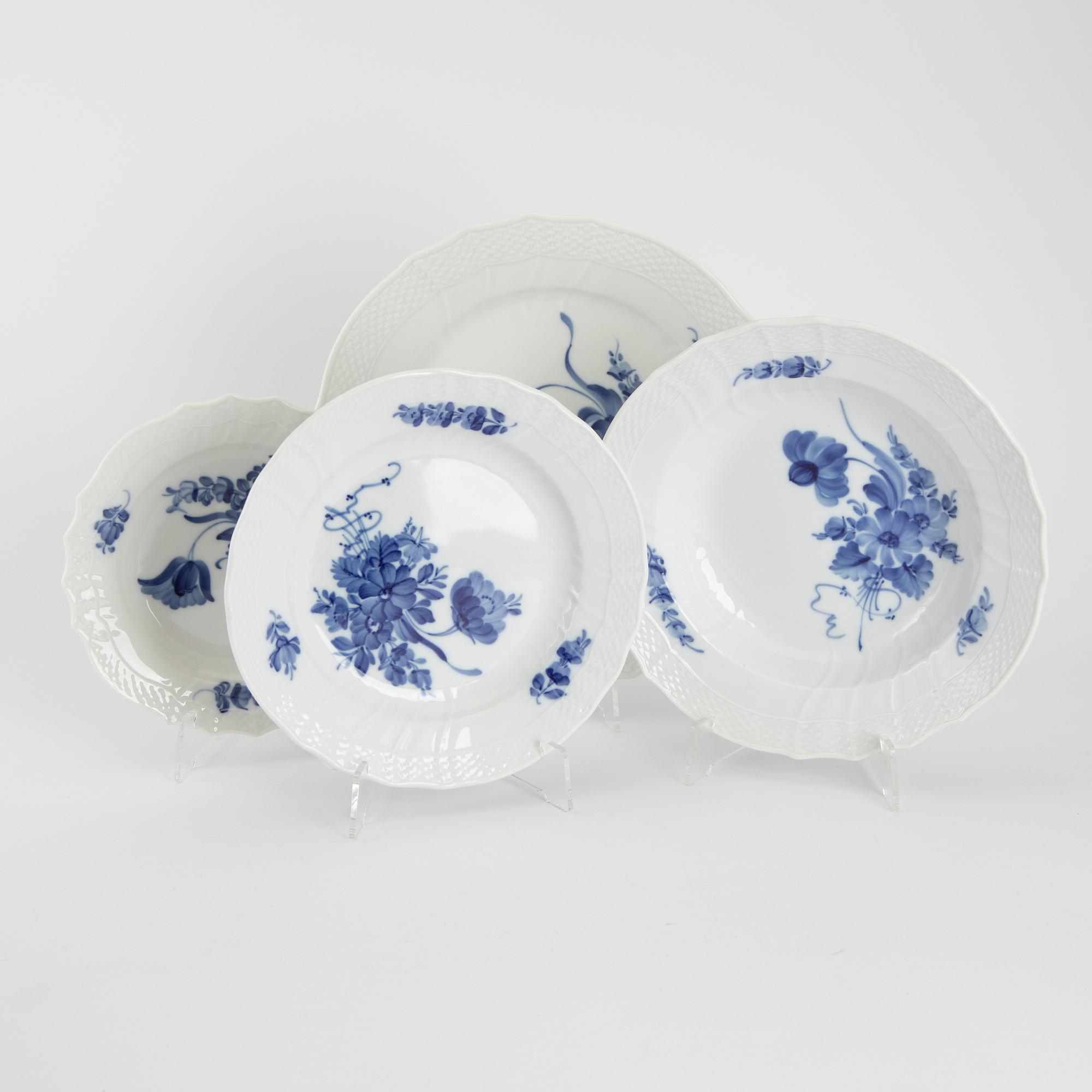 Service "Blue Flower" approx 96 pcs Royal Copenhagen Denmark 20th century porcelain.