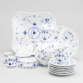 13 PCS "Musselmalet" Riflet, Royal Copenhagen.