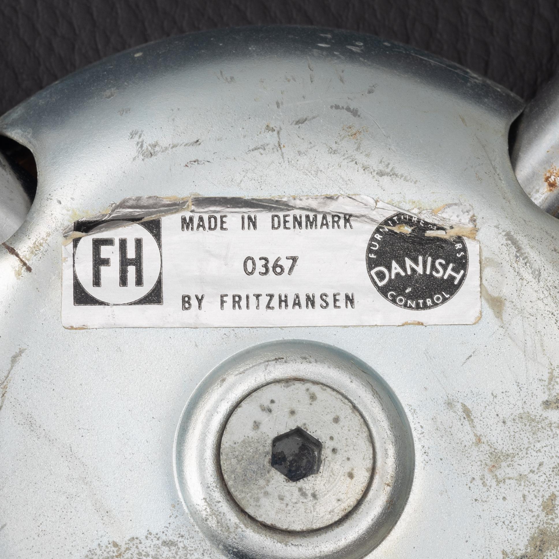 Arne Jacobsen, six 'Series 7' chairs, Fritz Hansen, Denmark, 1967 and later.