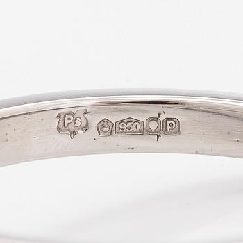 Ring, platina med markisslipad diamant ca 1.84 ct.