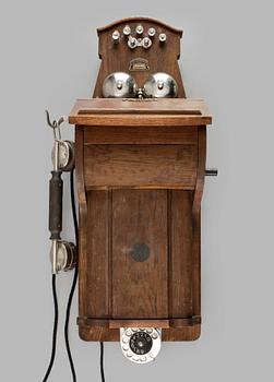 VÄGGTELEFON, Tartu Telefoni Wabrik, Tartu Eesti, Estland, sekelskiftet 1900.