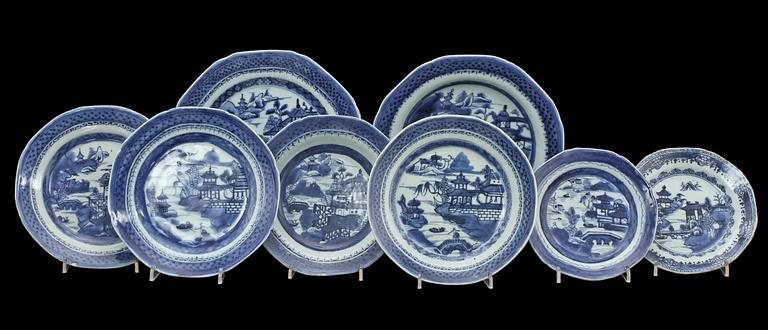 SERVISDELAR, 26 st, porslin, Kina 1800-tal.