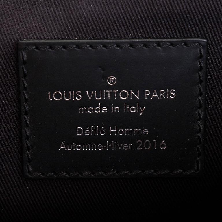Louis Vuitton, väska, "Messenger Voyager PM".