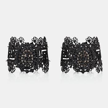 668. A pair of Berlin Iron (Berliner Eisen) bracelets. Germany, first half 19th century.