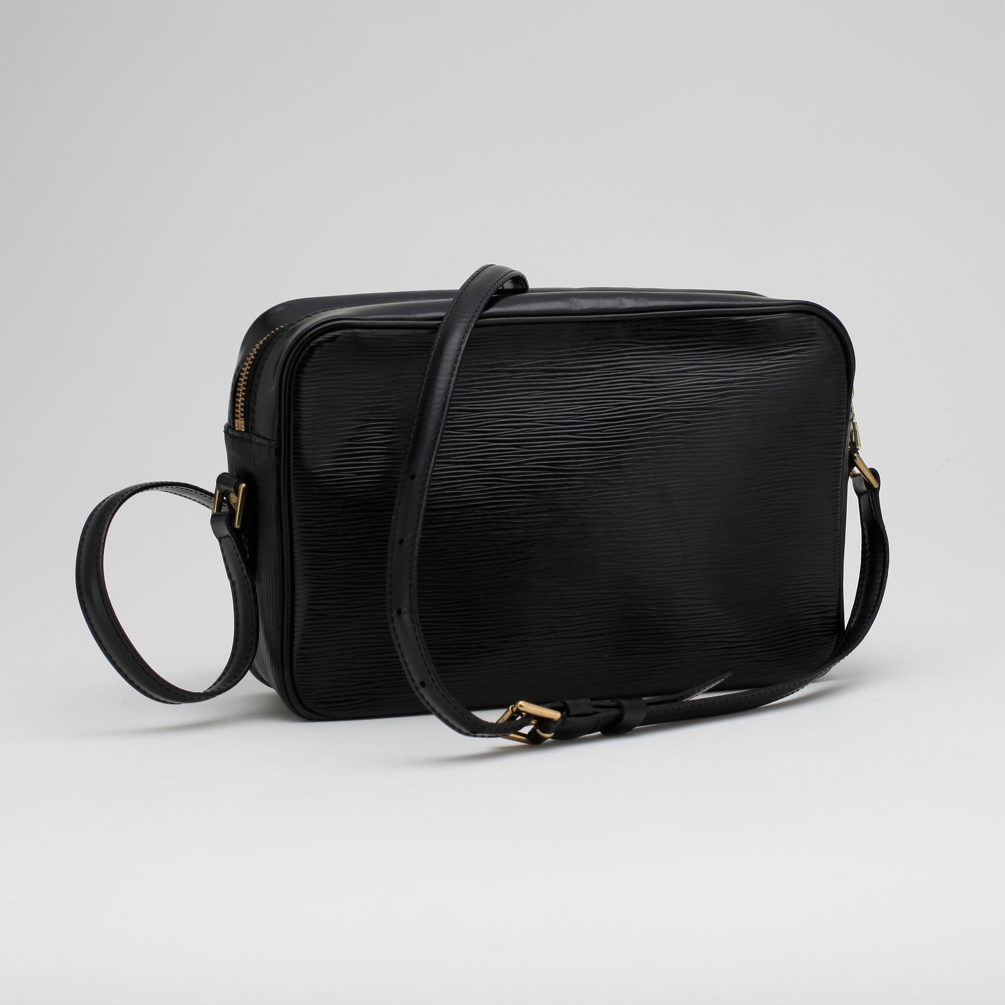 LOUIS VUITTON, axelremsväska, "Trocadero".