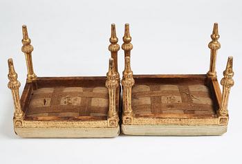 Kungliga taburetter, ett par, av Erik Öhrmark och Pehr Ljung efter ritning av Louis Masreliez, 1790-tal, Sengustavianska.