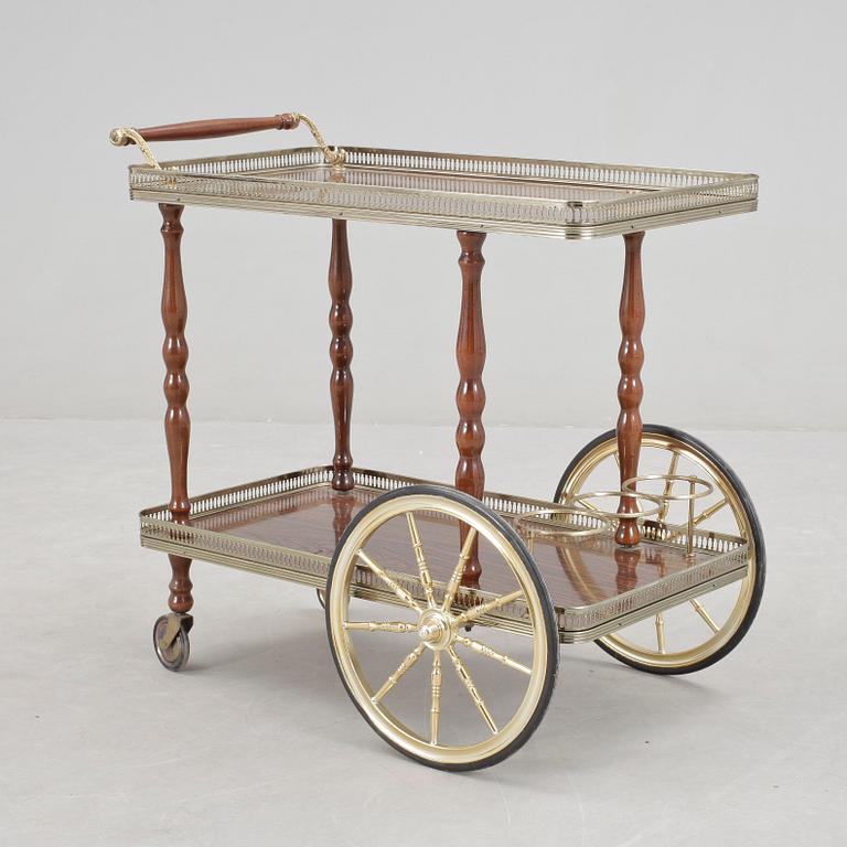 SERVERINGSVAGN, 1900-talets andra hälft.