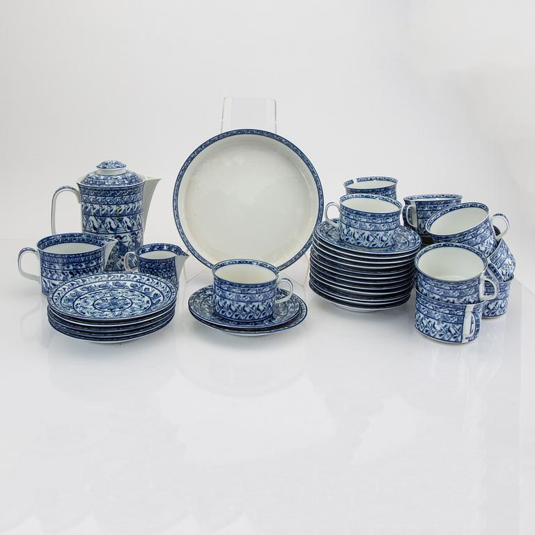 Signe Persson-Melin/Oiva Toikka, a 23 pcs tea service "Cobolti" Rörstrand 1980s.