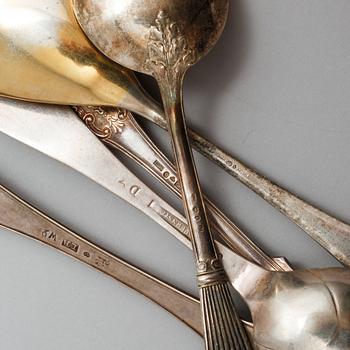 PARTI BESTICK, silver, 31 delar, diverse svenska/danska stämplar, 1800/tidigt 1900 talet, vikt 1122g.
