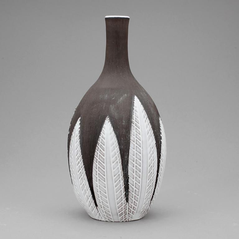 VAS, lergods, Anna-Lisa Thomson,"Paprika" Uppsala Ekeby, 1900-talets andra hälft.