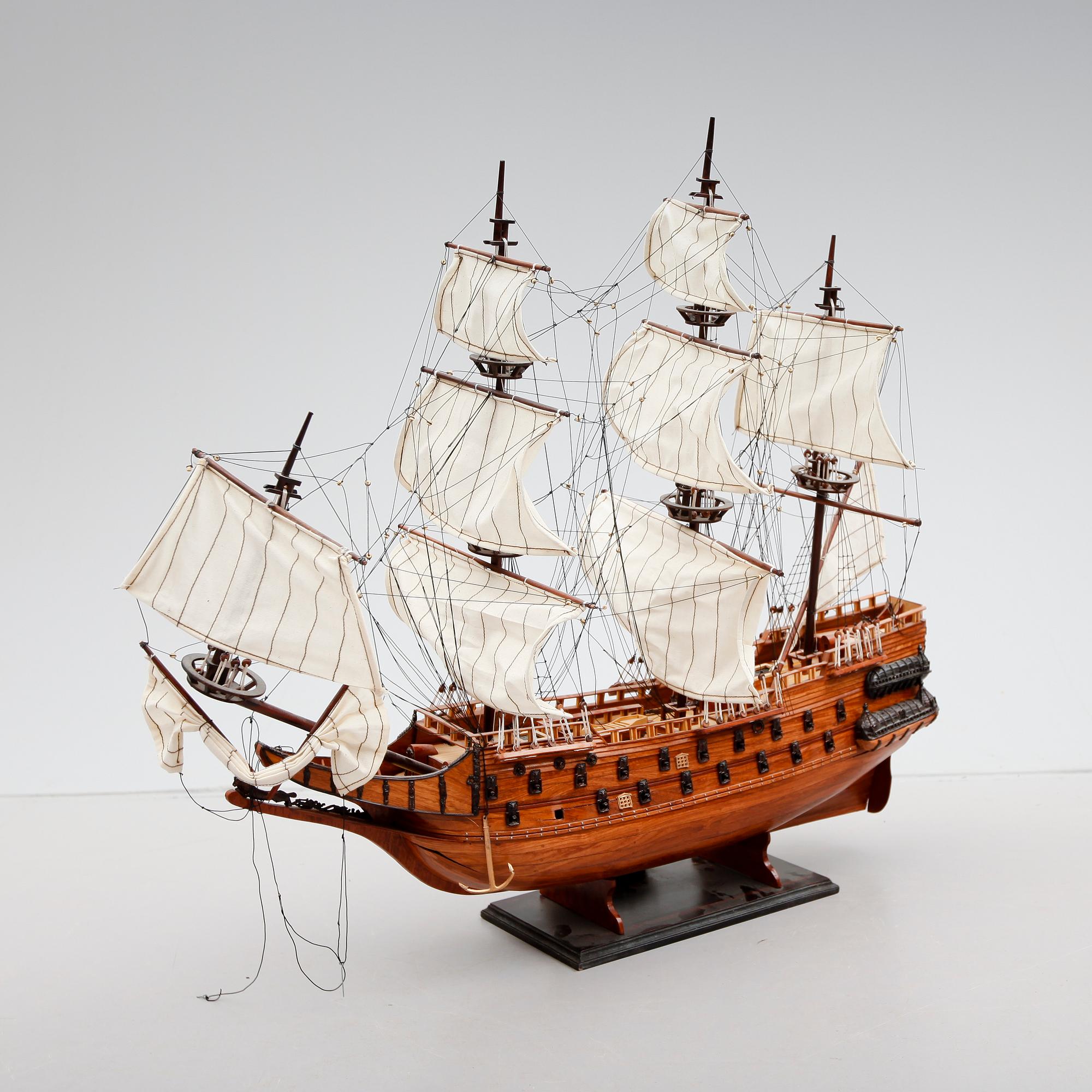 MODELLBÅT, trä, regalskeppet Wasa, 1900-talets andra hälft.