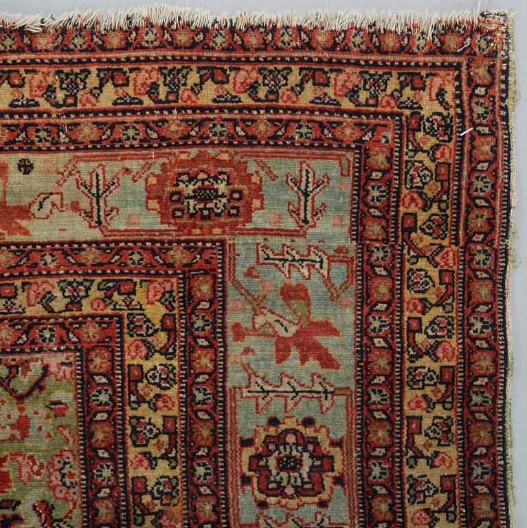 MATTO, an antique Senneh, ca 175,5 x 133,5 cm.