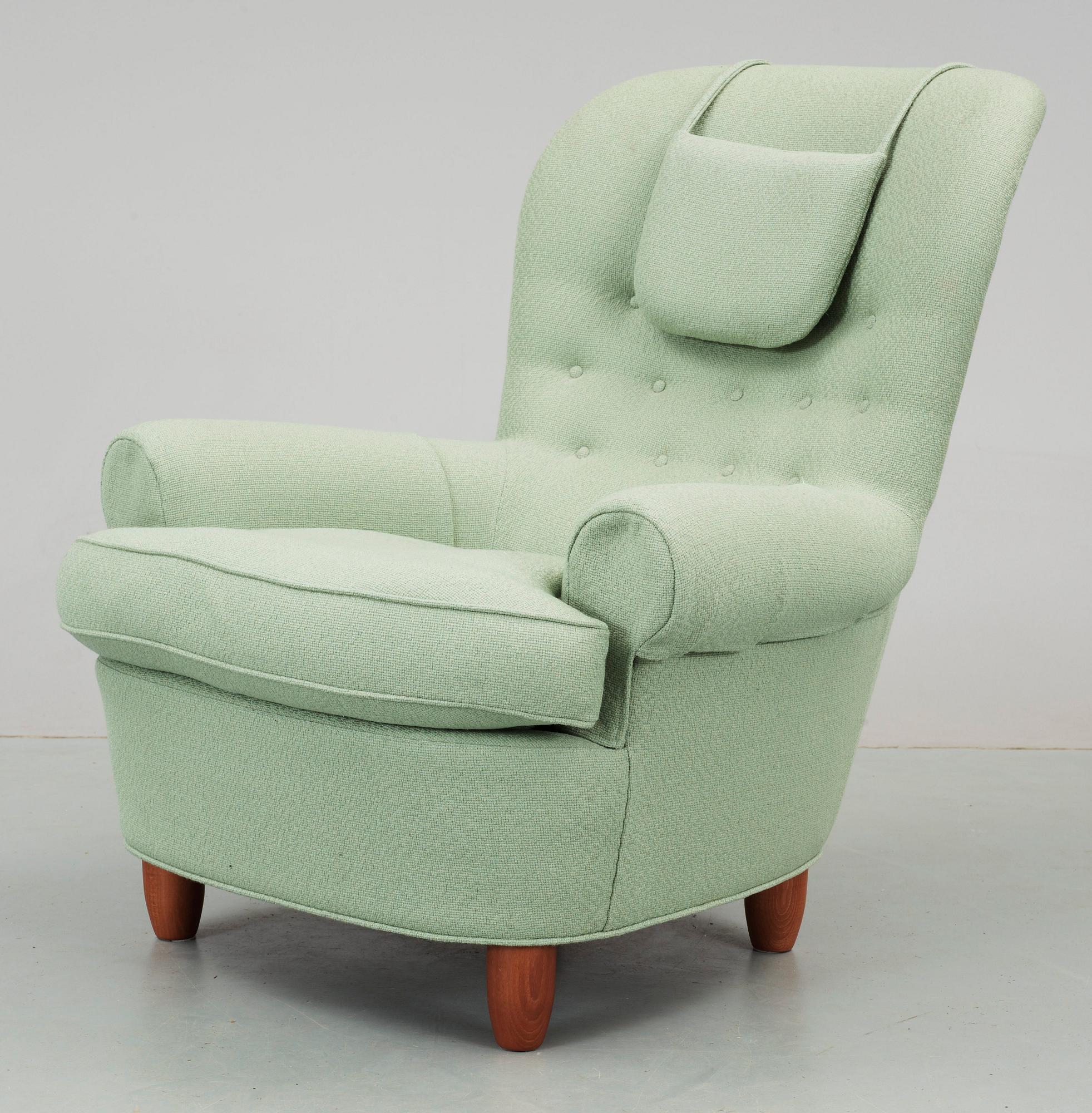 FÅTÖLJ, "Jättepadda", Carl Malmsten för OH Sjögren, 2004.