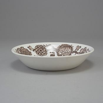 18 "Eros" dishes by Stig Lindberg for Gustavsberg.