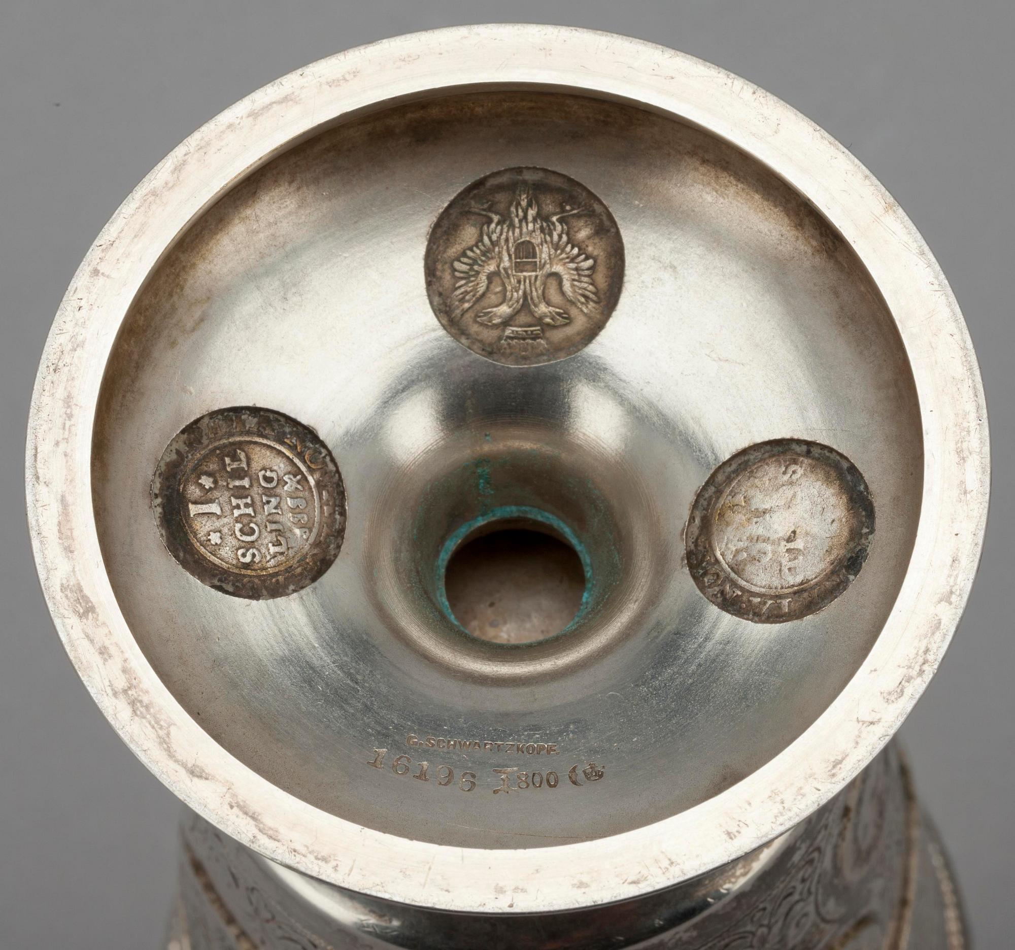 BÄGARE, silver, 1800-tal med mynt, Tyskland omkring 1900. Vikt 320 g.