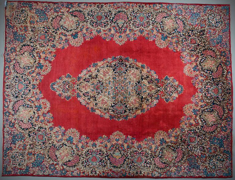 MATTA, Kirman. Semi-antik. Ca 345x266 cm.