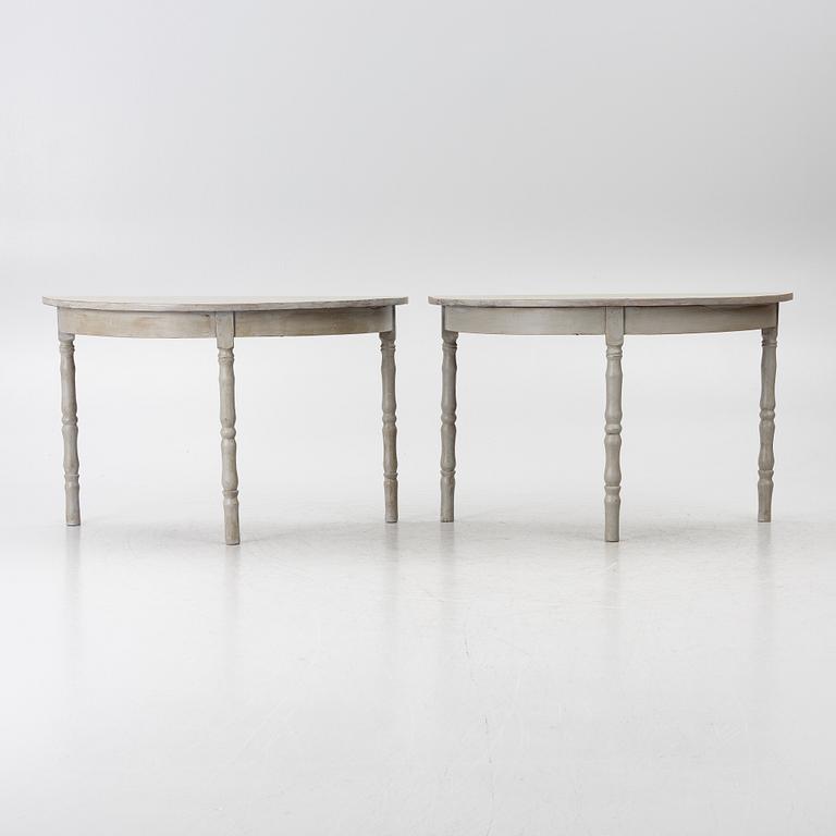 A pair of wall talbles, ca 1900.
