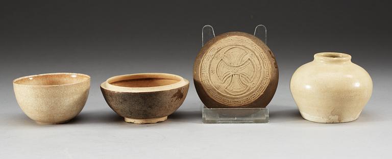 A bowl, a box with cover, and a small jar, Song/Yuan dynasty.