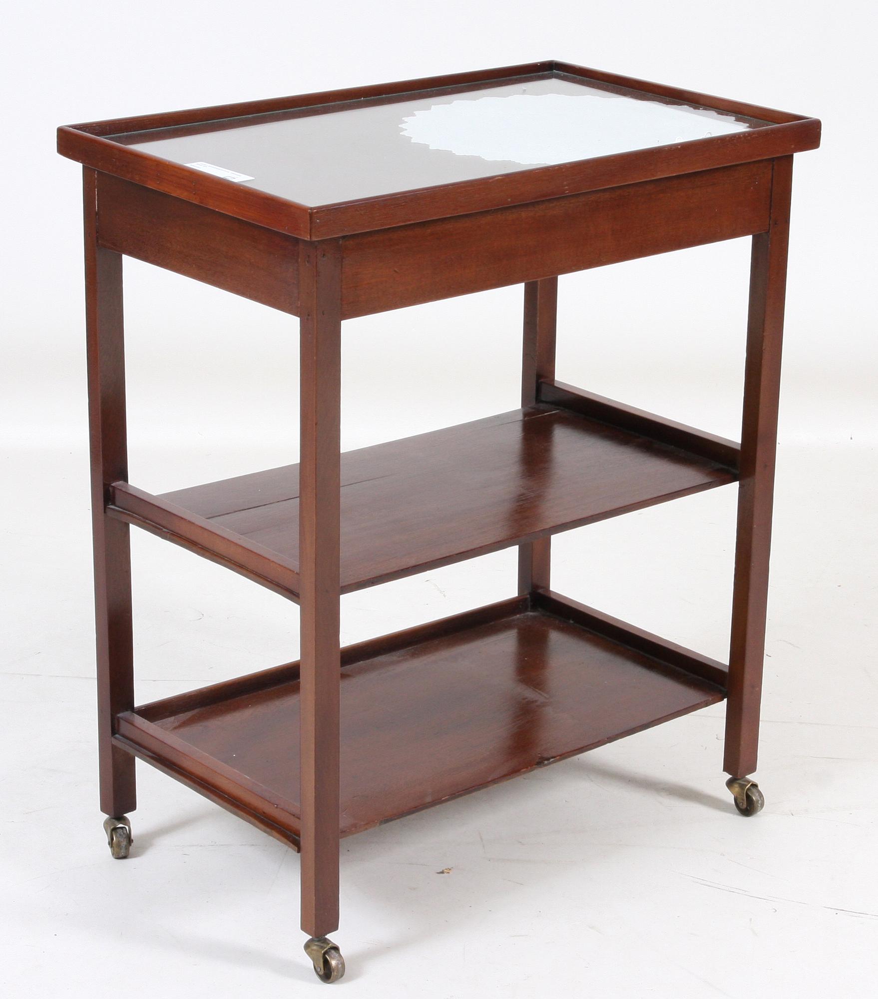 SERVERINGSVAGN, 1900-talets första hälft.