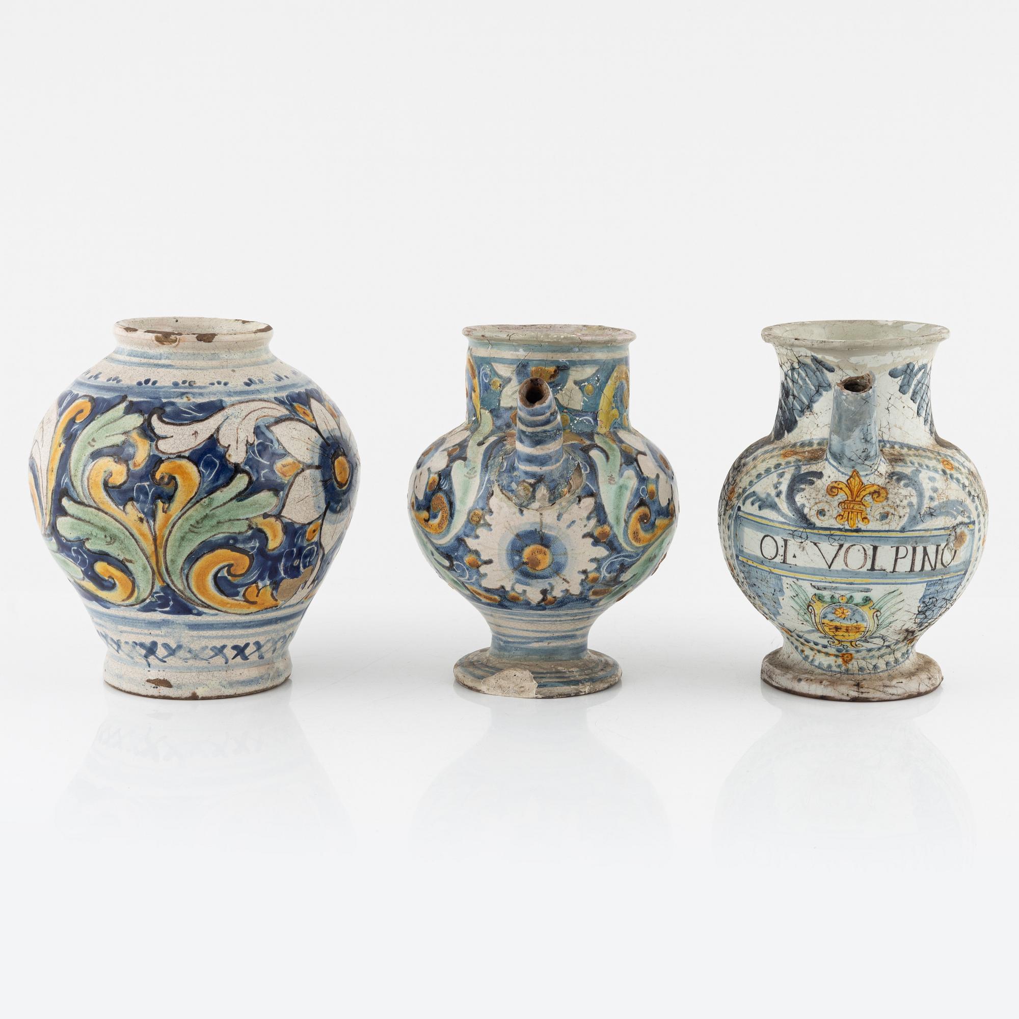 Seven earthenware apothcahry jars, southern Europe, 18th/19th century.