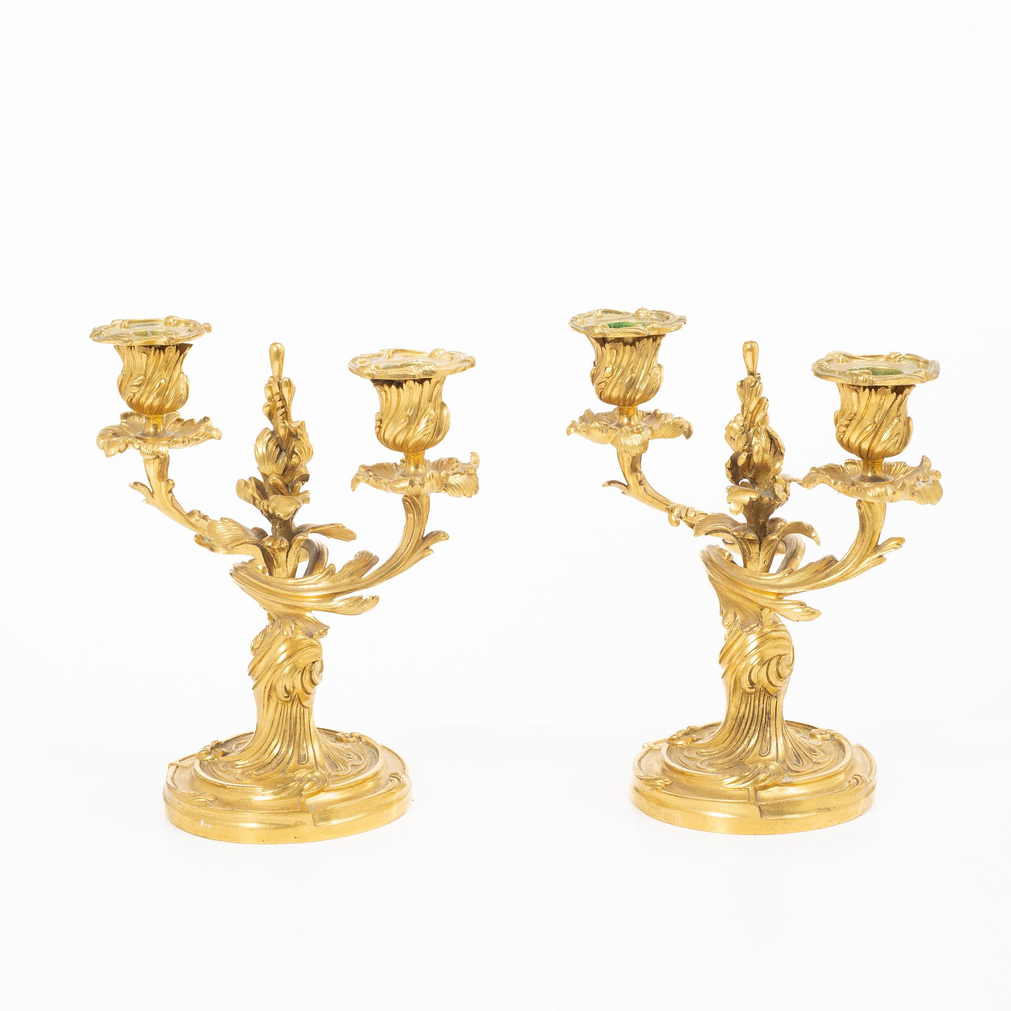 Kandelabrar, ett par, Louis XV-stil, Frankrike, sent 1800-tal.