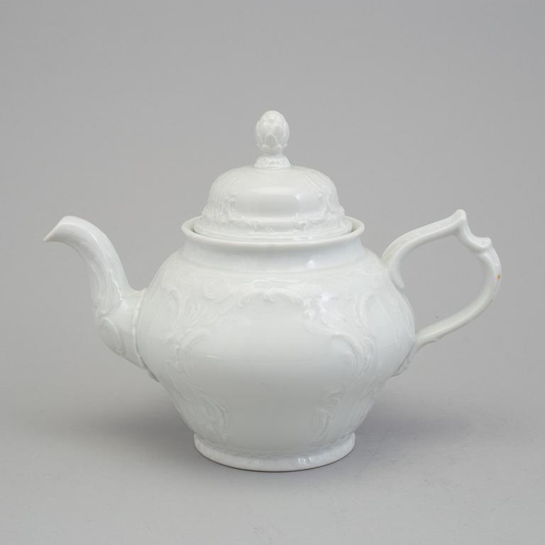 A Rosenthal 'Sanssouci' 61+1 pcs porcelain service, Germany second half of 20th century.