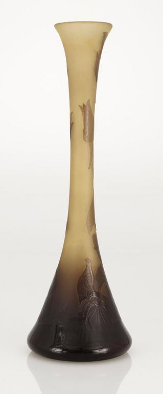 An art nouveau d´Argental cameo glass vase, Germany.