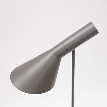 Arne Jacobsen, golvlampa, "AJ", Louis Poulsen, Danmark.