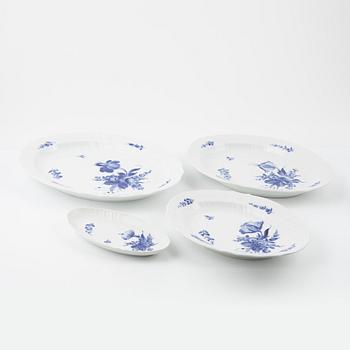 A 'Blå Blomster' 96-pieces porcelain, Royal Copenhagen.