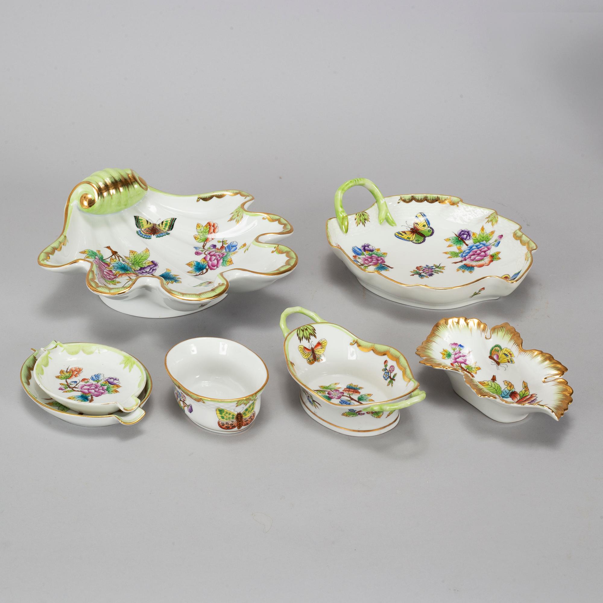 71 psc Herend, mostly "Queen Victoria".